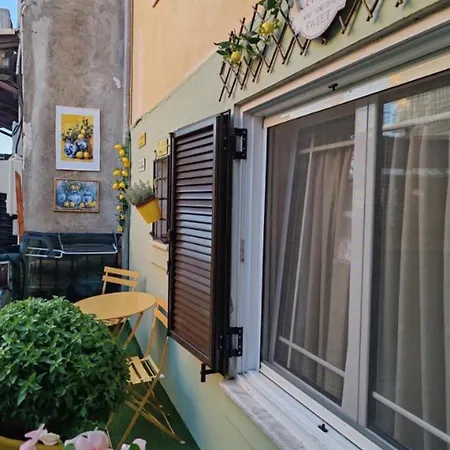 Nonna Konstantina- Old Town Center